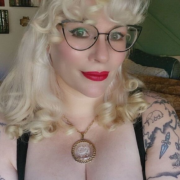 Vintage 1960's Crown Trifari Reverse Intaglio Glass Scorpio Zodiac Pendant - Picture 3 of 12